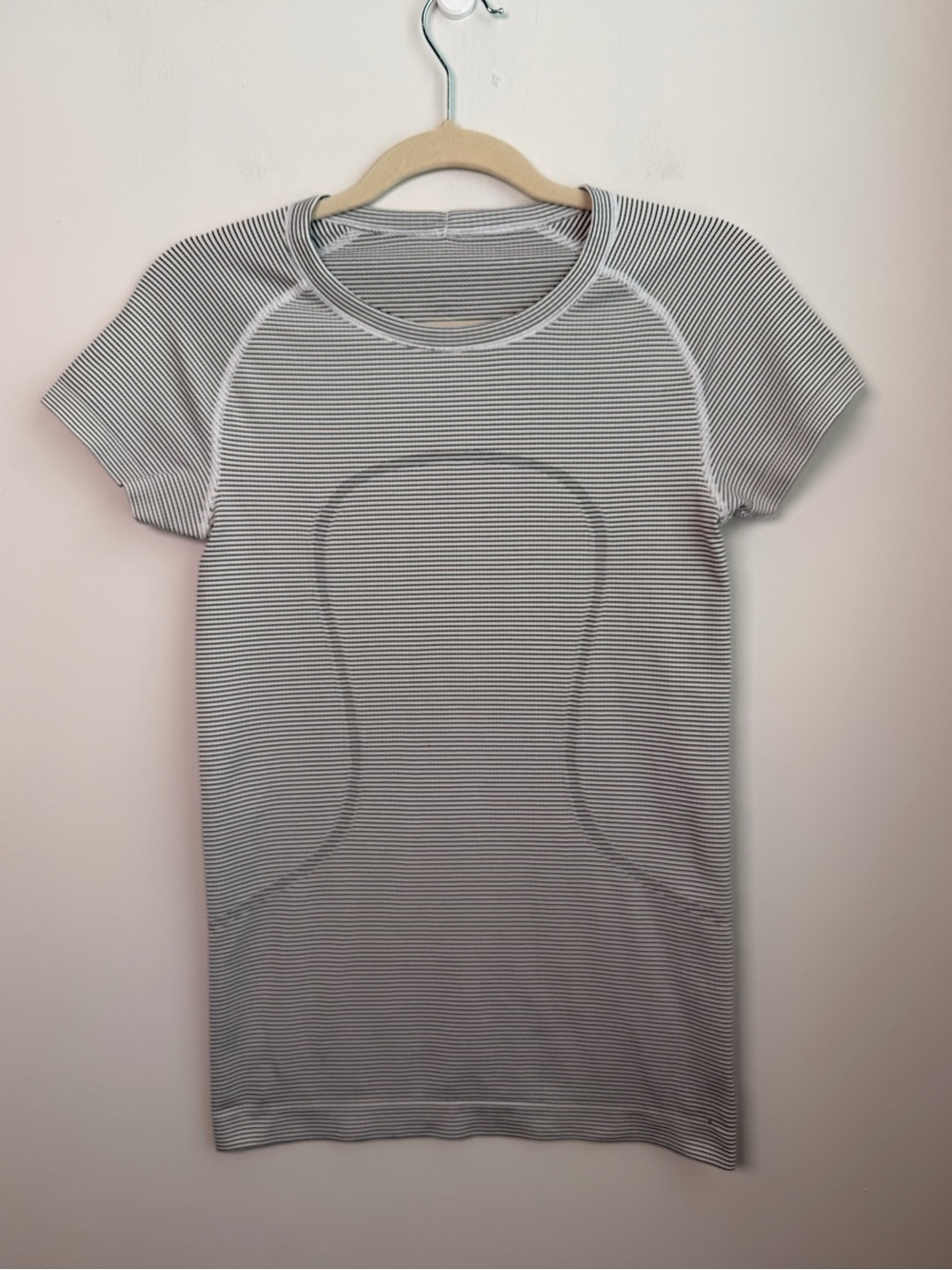 Lululemon Swiftly Tech Short Sleeve 2.0 - Picture 5 of 9